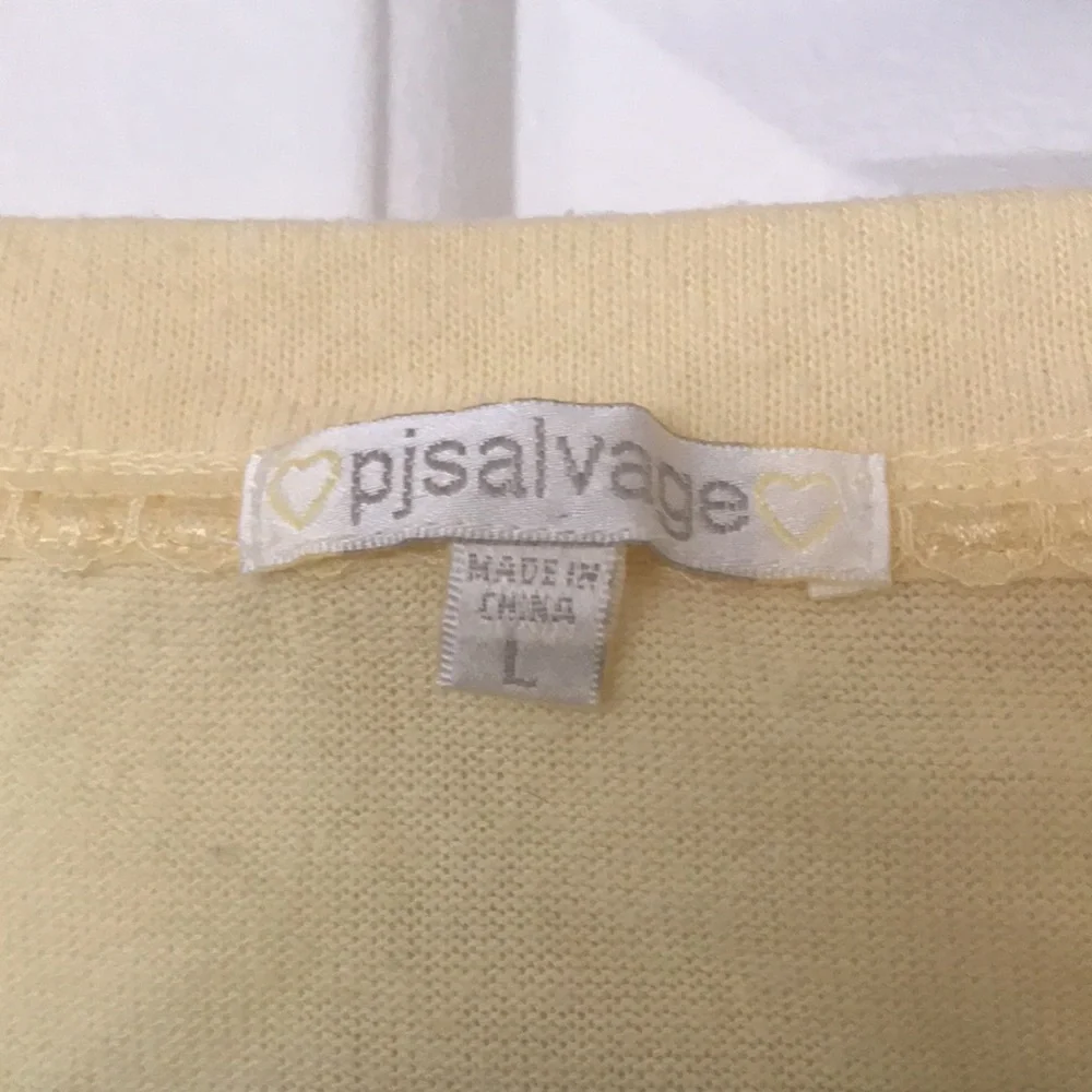 Yellow pullover - Picture 3 of 3